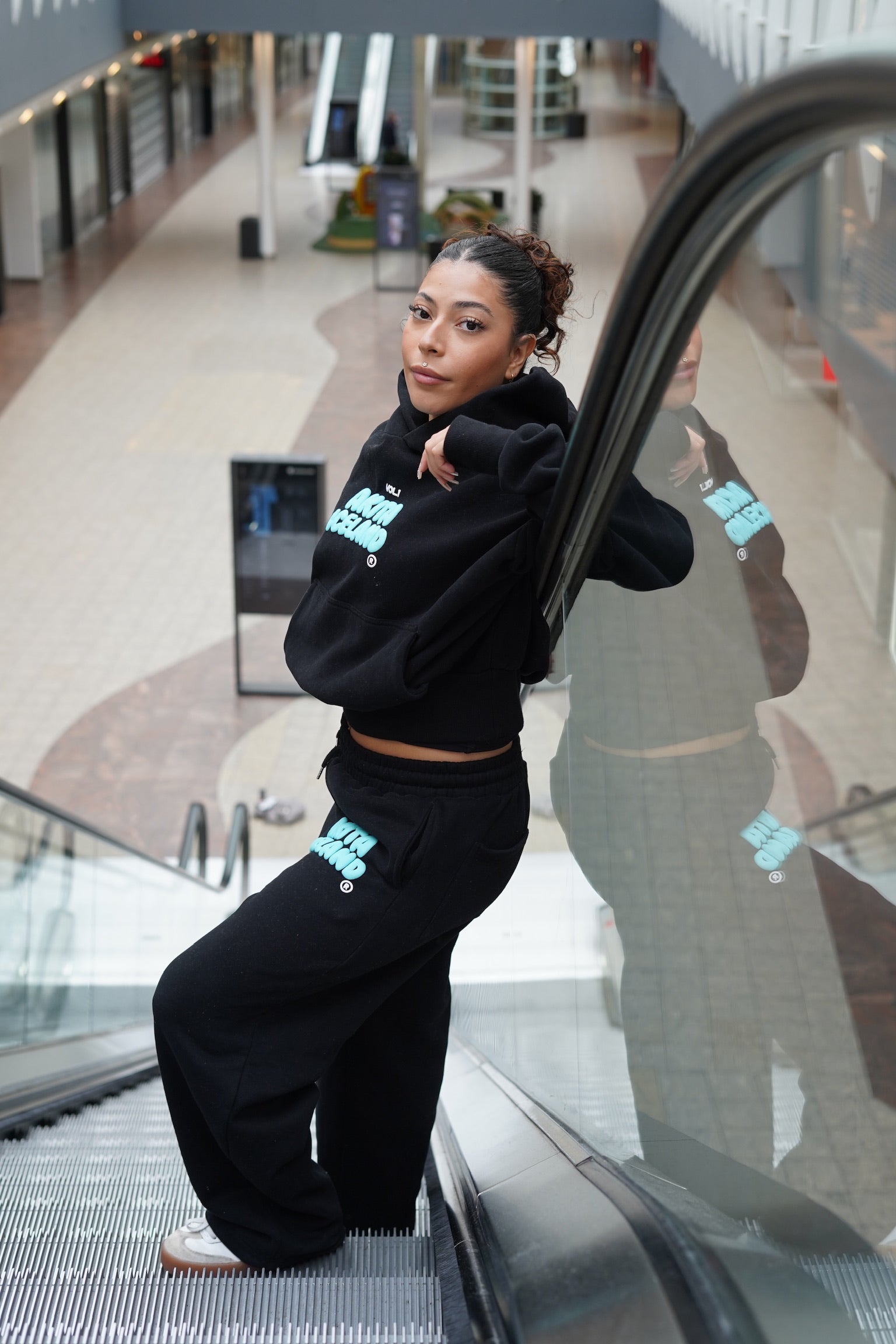 VOL1 HETTUPEYSA - Nætursvartur