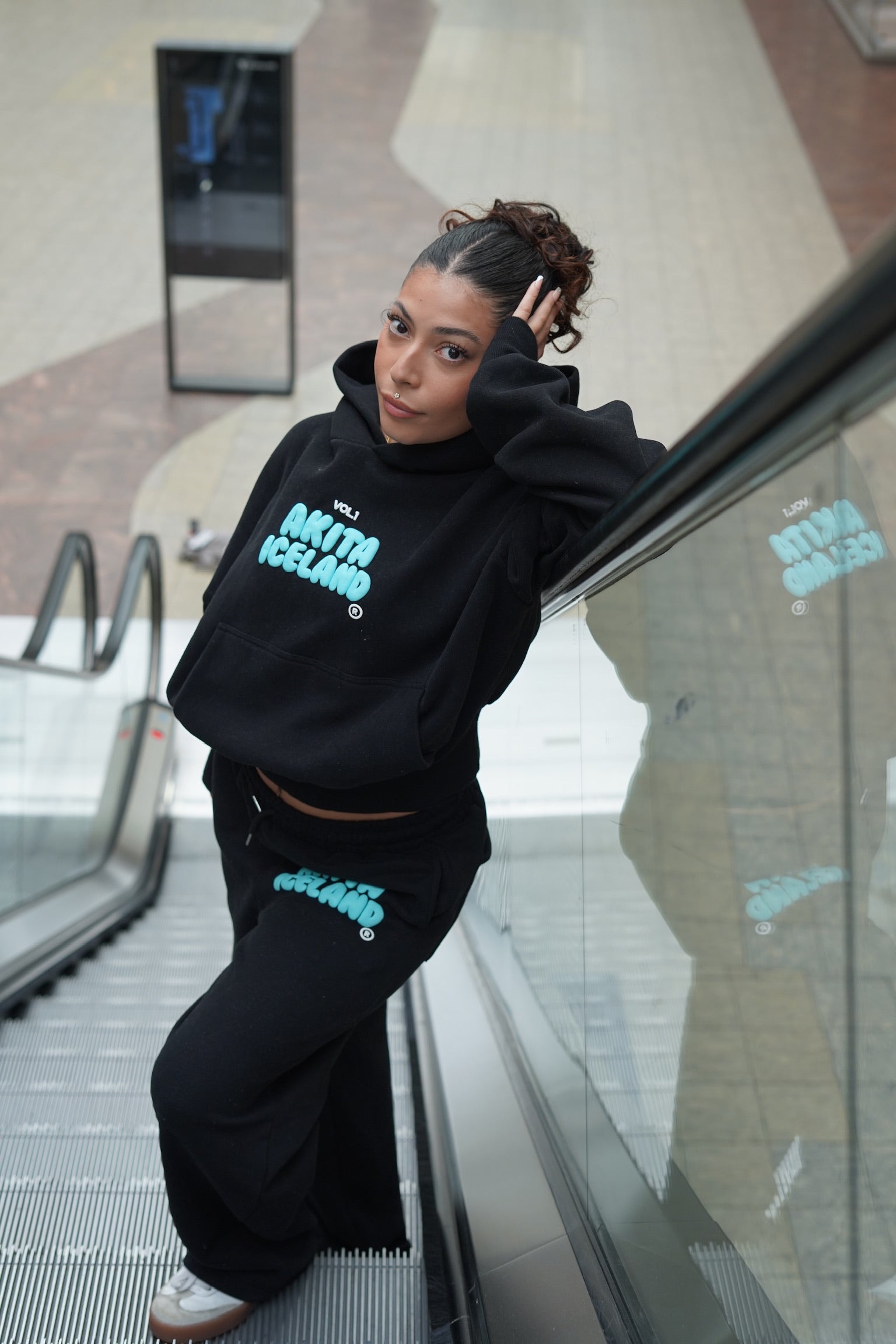 VOL1 HETTUPEYSA - Nætursvartur