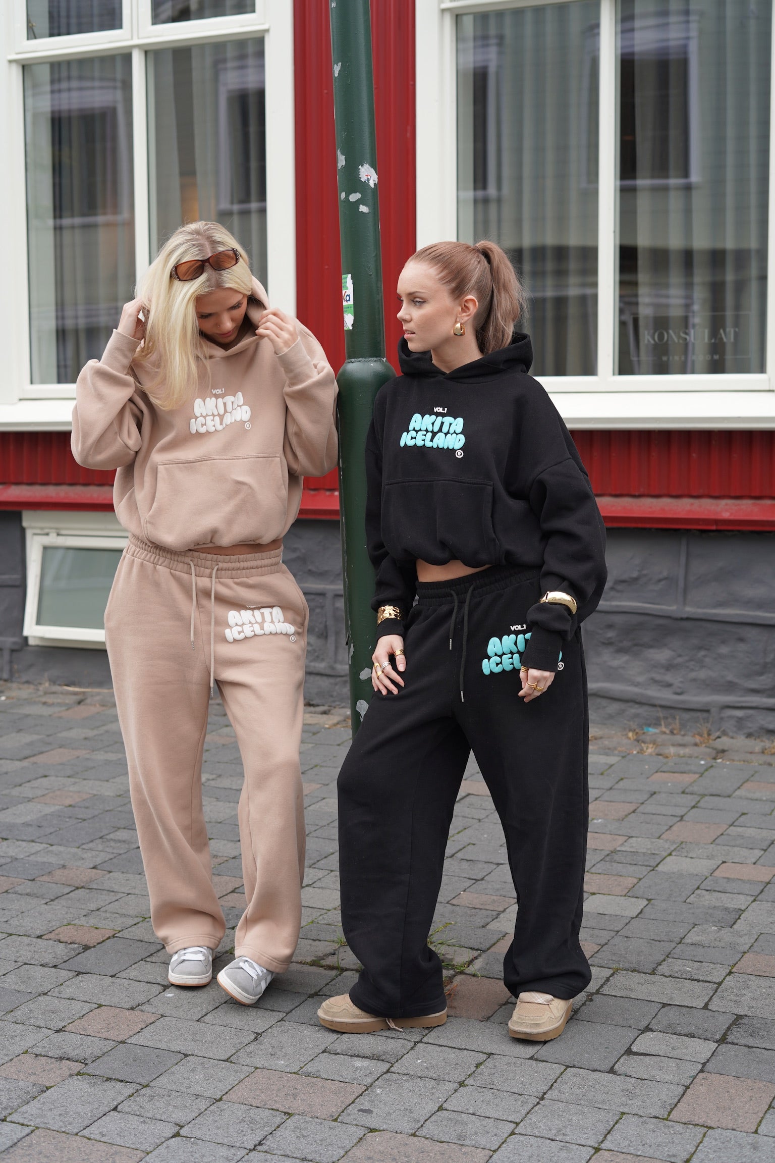 VOL1 HETTUPEYSA - Nætursvartur