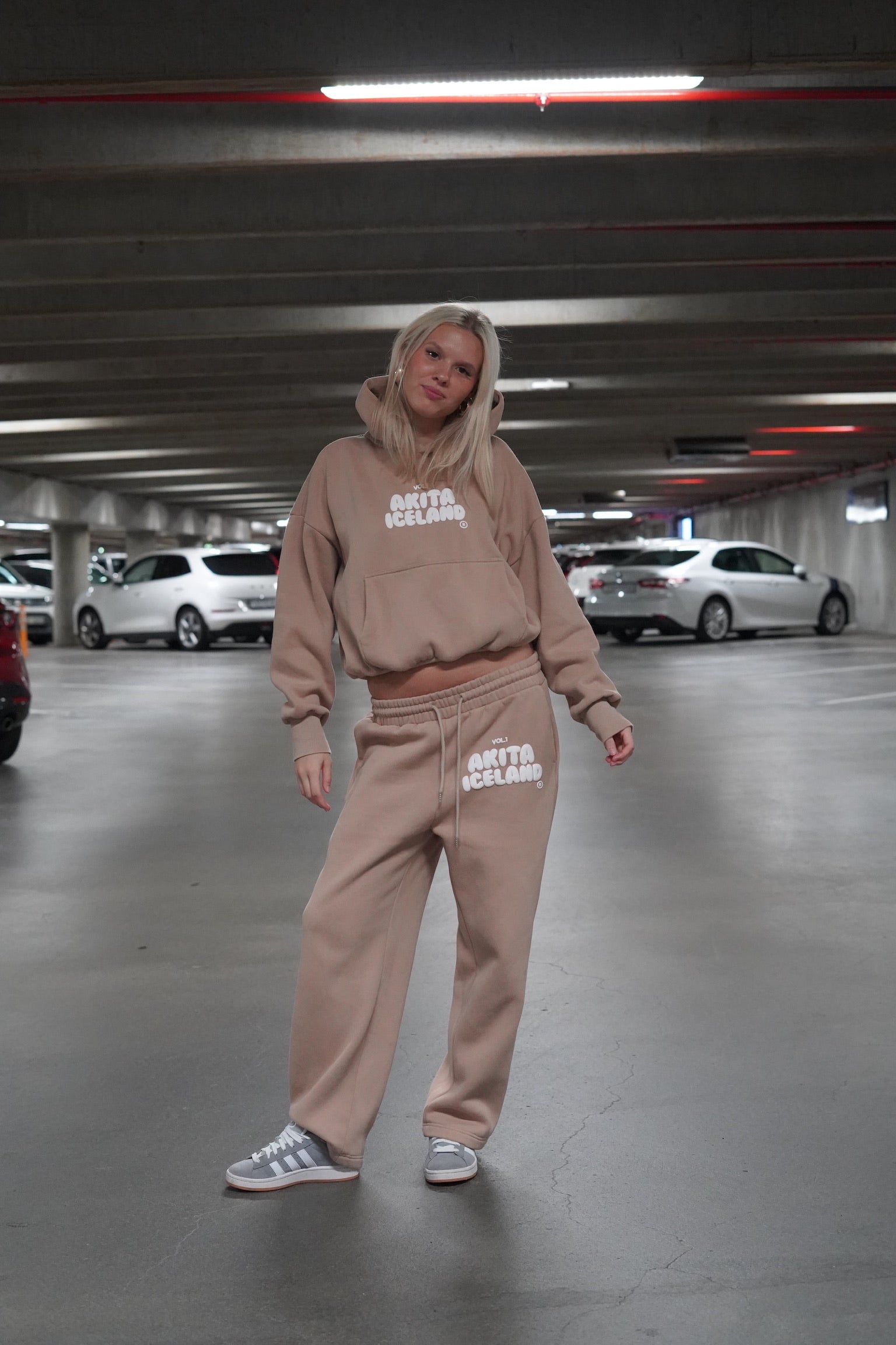 VOL1 HETTUPEYSA - Karamellubrúnn