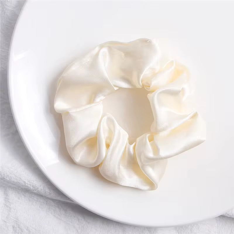 🩷 Cloud Silk Scrunchie
