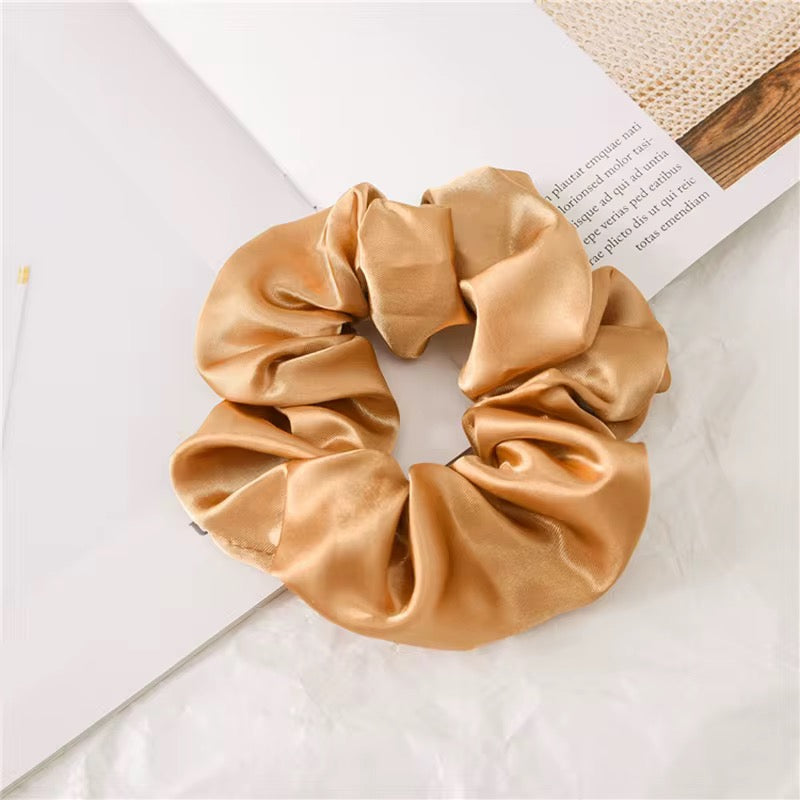 🩷 Cloud Silk Scrunchie