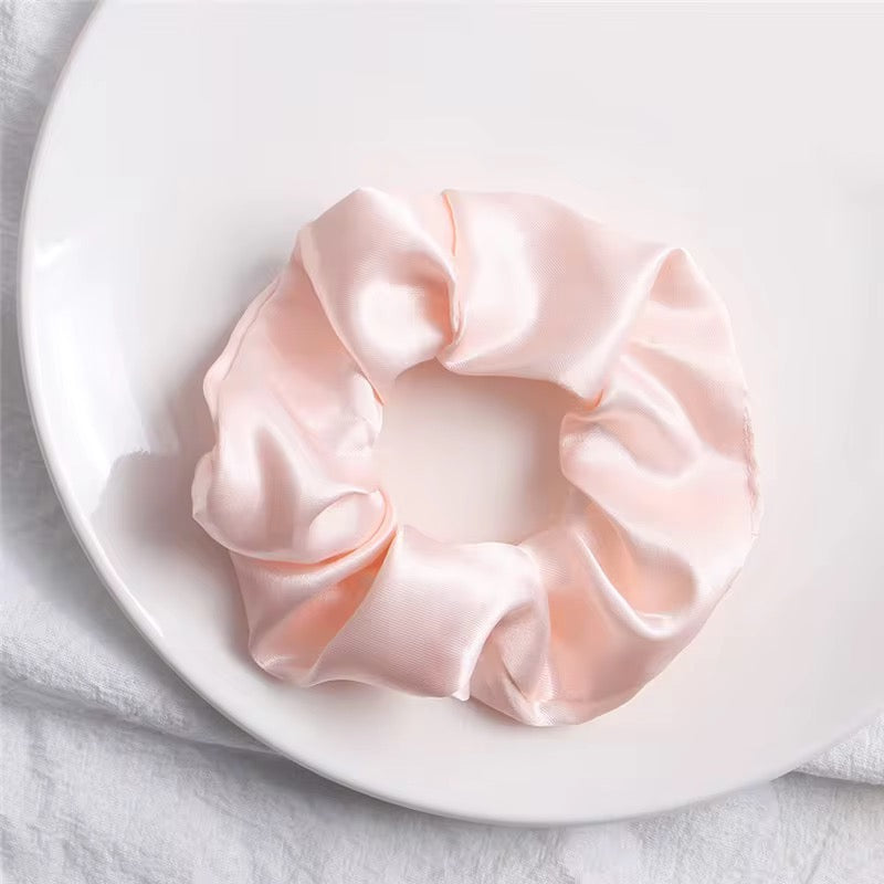🩷 Cloud Silk Scrunchie